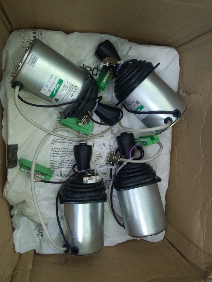 上海盛霞為您介紹主令電器：行程開關、常開/常閉按鈕、復合開關